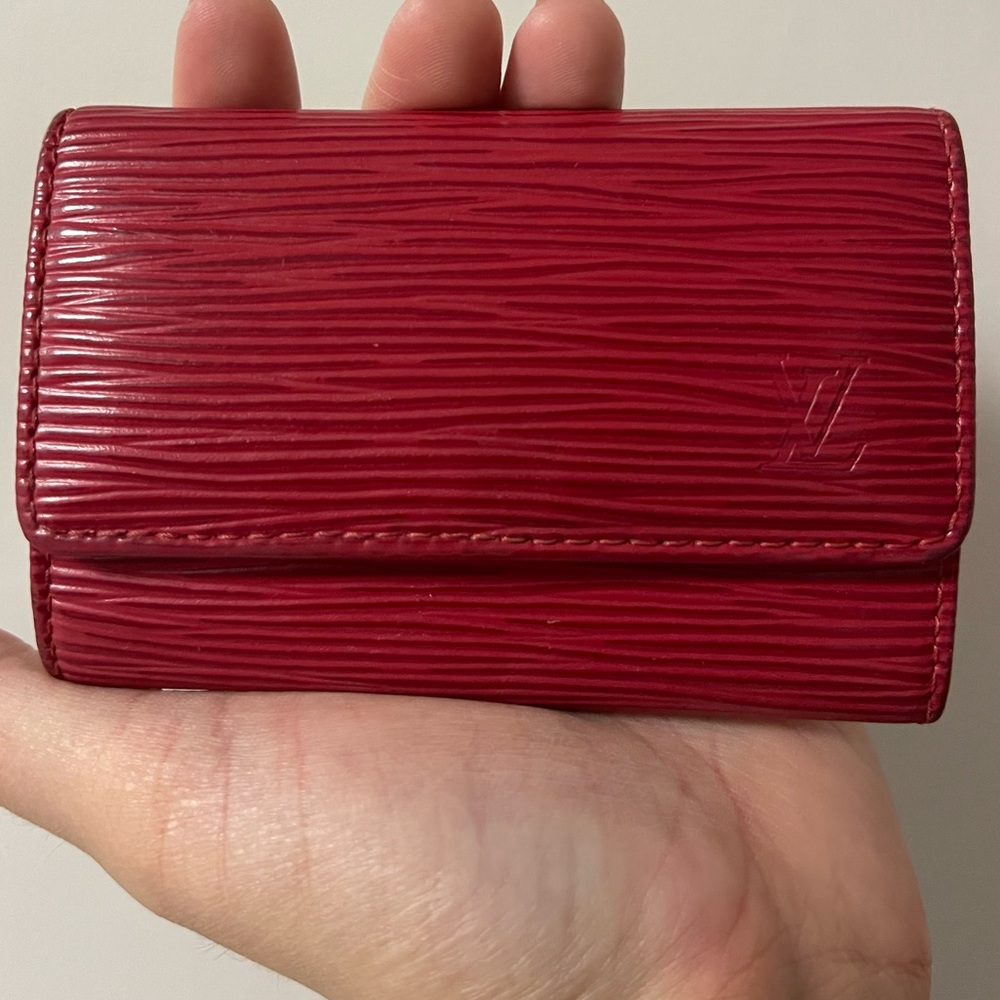 LOUIS VUITTON 6- KEY HOLDER